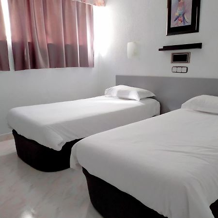 Hostal Lady Ana Maria Collado Villalba Εξωτερικό φωτογραφία