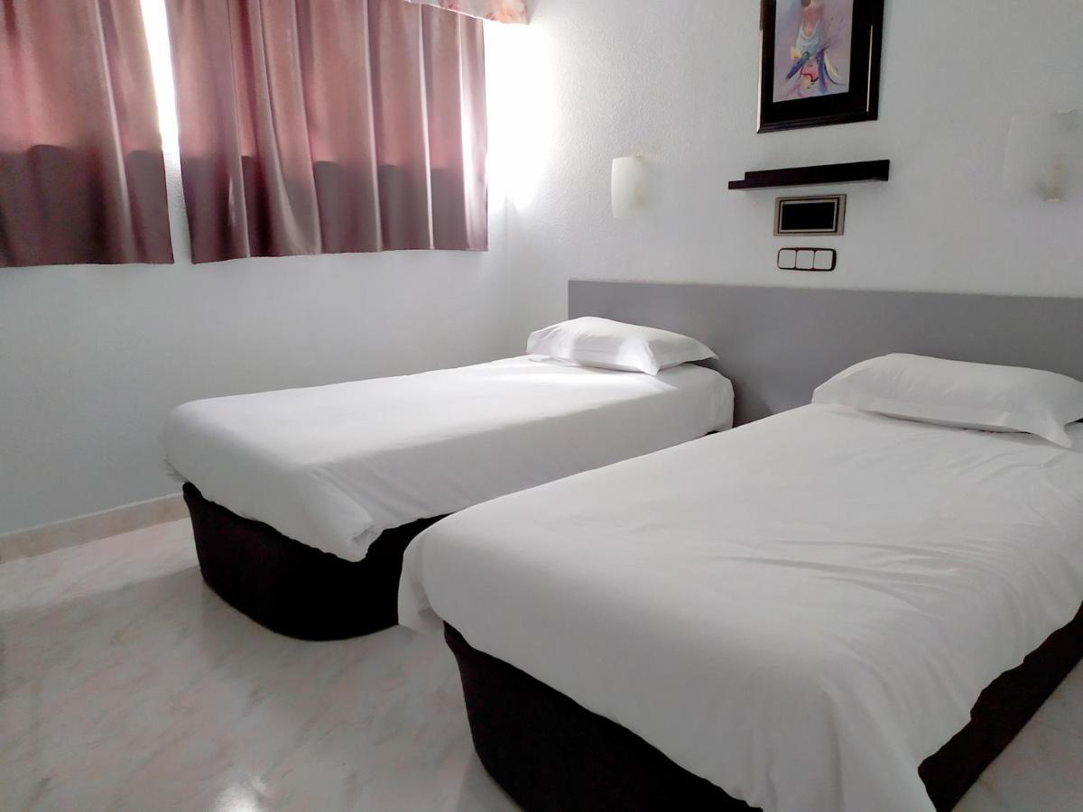 Hostal Lady Ana Maria Collado Villalba Εξωτερικό φωτογραφία