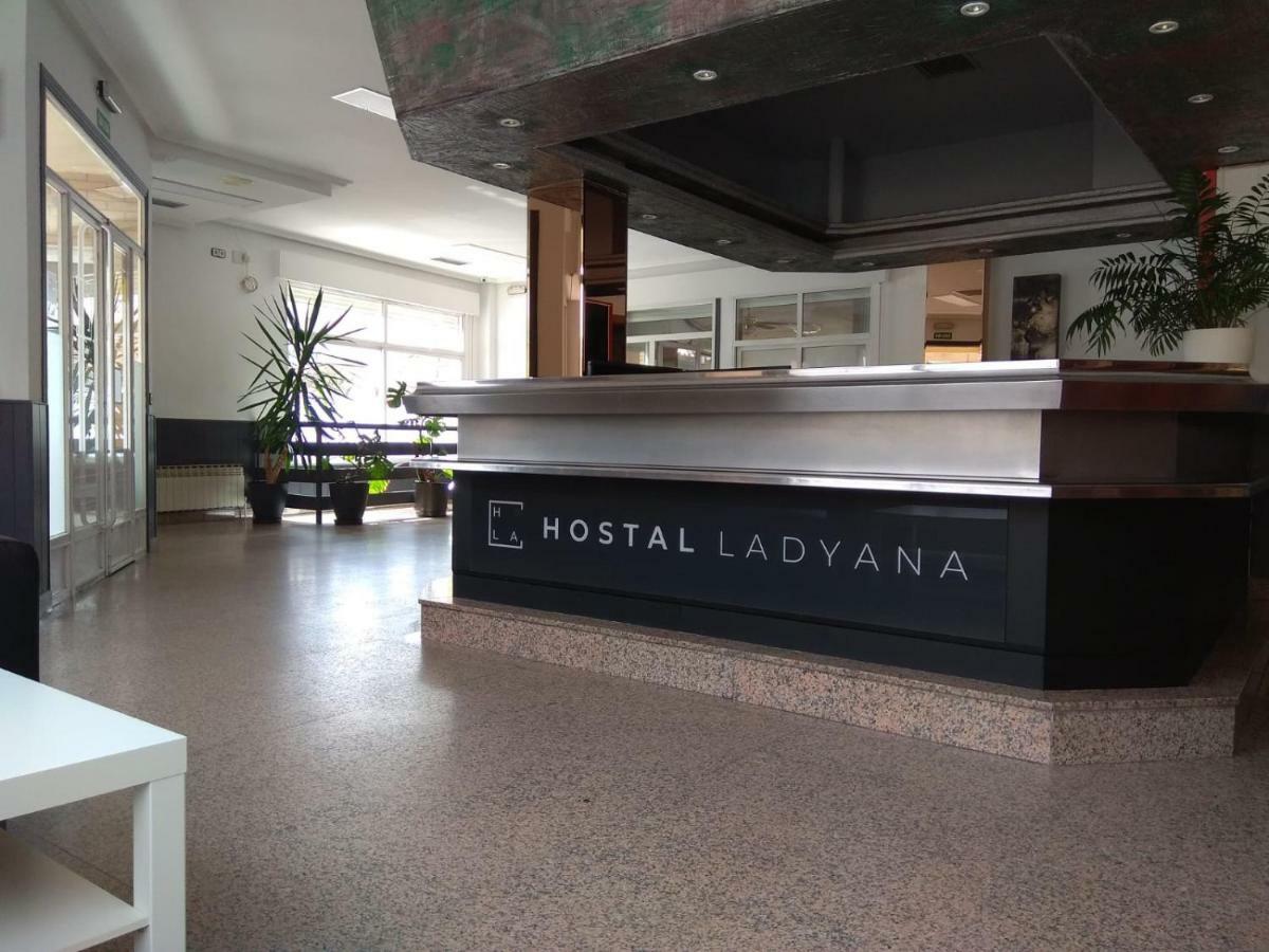Hostal Lady Ana Maria Collado Villalba Εξωτερικό φωτογραφία