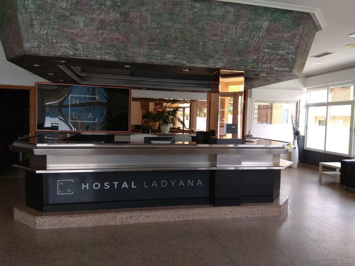 Hostal Lady Ana Maria Collado Villalba Εξωτερικό φωτογραφία