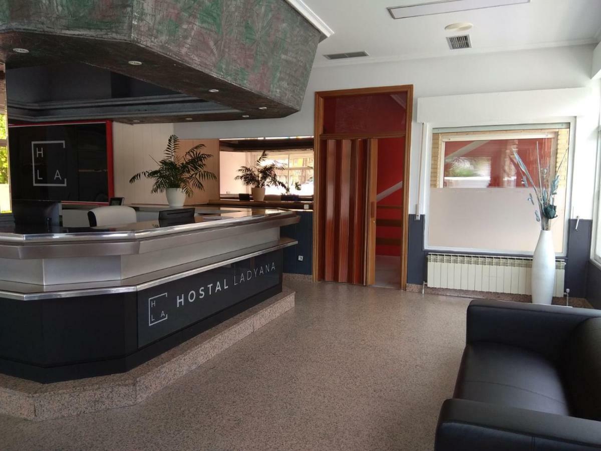 Hostal Lady Ana Maria Collado Villalba Εξωτερικό φωτογραφία